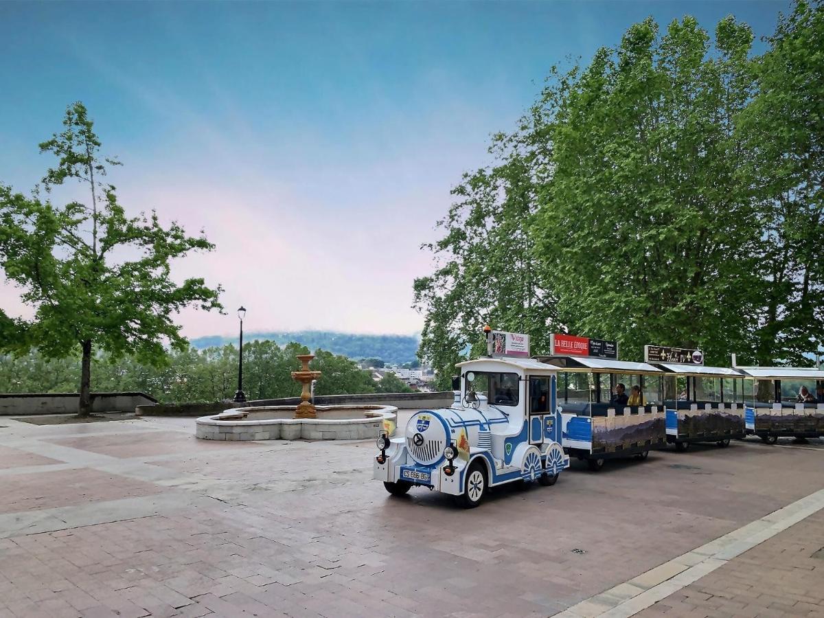 Quartier Du Chateau, Superbe Appartement Avec Parking Pau Eksteriør billede